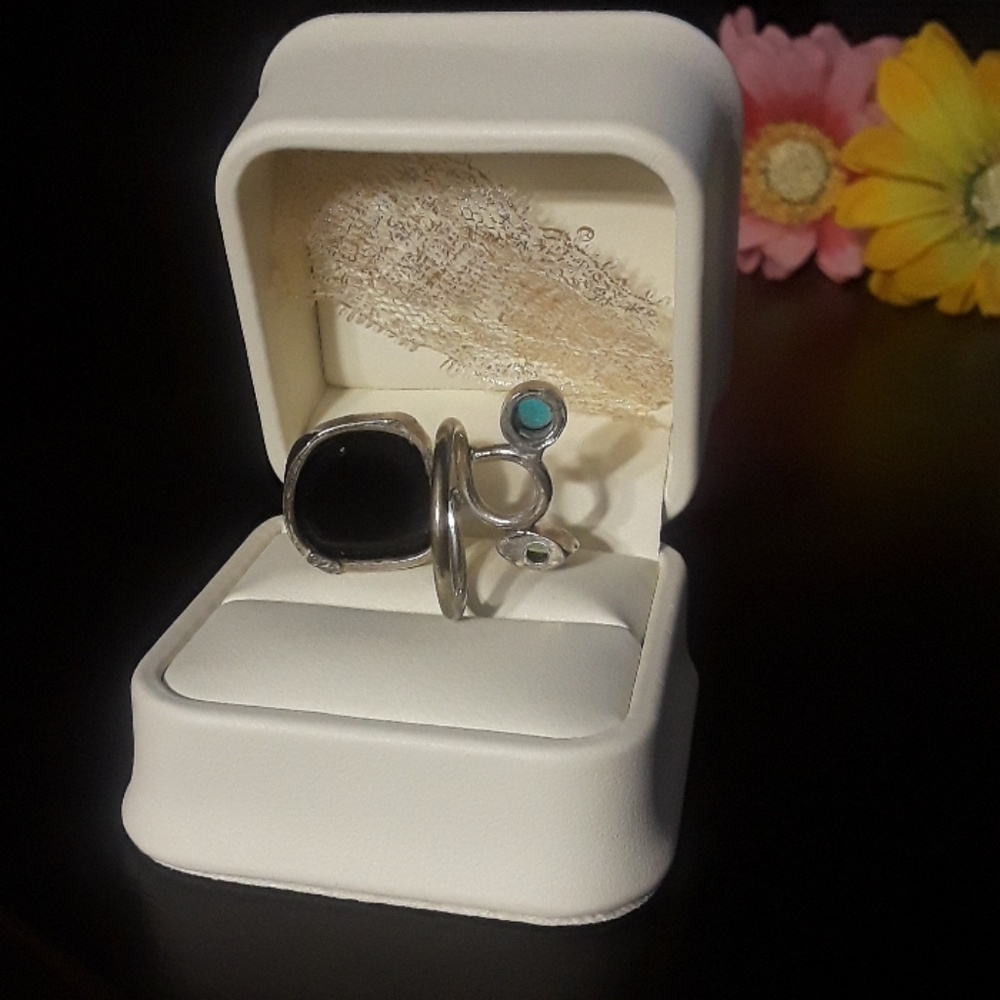Unique Multi Stone Ring - Picture 5 of 6
